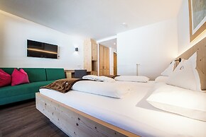 Alphotel Stocker