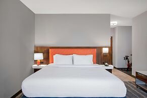 Hampton Inn & Suites Muncie