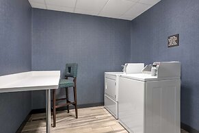 Hampton Inn & Suites Muncie