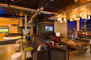 Aloft Portland Airport at Cascade Station