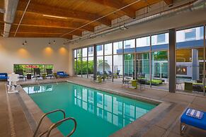 Aloft Portland Airport at Cascade Station