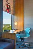 Aloft Portland Airport at Cascade Station