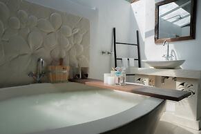 Dhevan Dara Resort & Spa