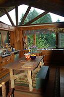 Creekwalk Inn and Cabins