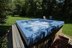 Creekwalk Inn and Cabins