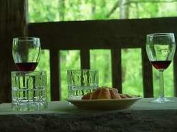 Creekwalk Inn and Cabins