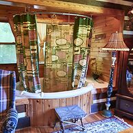 Creekwalk Inn and Cabins