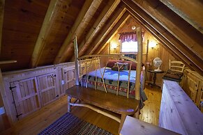 Creekwalk Inn and Cabins