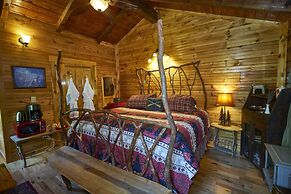 Creekwalk Inn and Cabins