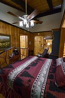 Creekwalk Inn and Cabins