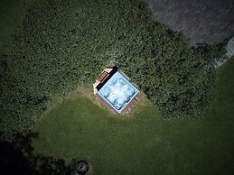 Creekwalk Inn and Cabins