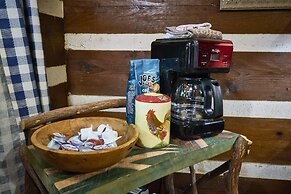 Creekwalk Inn and Cabins