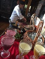 Creekwalk Inn and Cabins