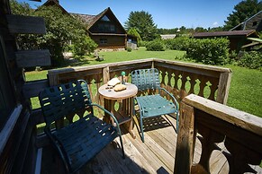 Creekwalk Inn and Cabins