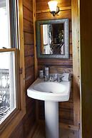 Creekwalk Inn and Cabins