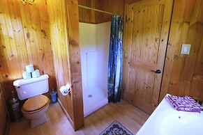 Creekwalk Inn and Cabins