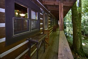 Creekwalk Inn and Cabins