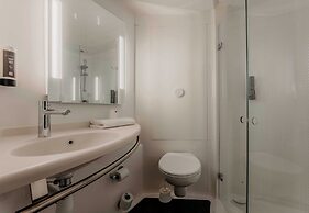 B&B HOTEL Maubeuge Gare