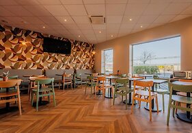 B&B HOTEL Maubeuge Gare