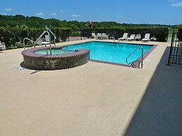 Americas Best Value Inn & Suites Gun Barrel City