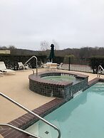 Americas Best Value Inn & Suites Gun Barrel City