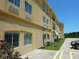 Americas Best Value Inn & Suites Gun Barrel City