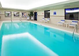 Holiday Inn Express & Suites Chesterfield by IHG