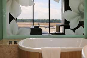 Crowne Plaza Changi Airport by IHG