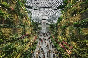 Crowne Plaza Changi Airport by IHG