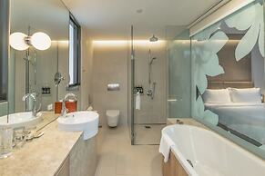 Crowne Plaza Changi Airport by IHG