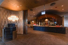 Crowne Plaza Changi Airport by IHG