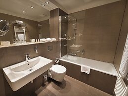 EA Embassy Prague Hotel