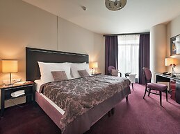 EA Embassy Prague Hotel