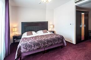 EA Embassy Prague Hotel