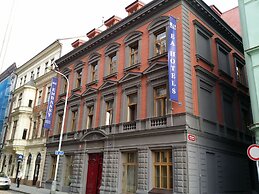 EA Embassy Prague Hotel