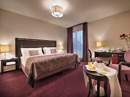 EA Embassy Prague Hotel