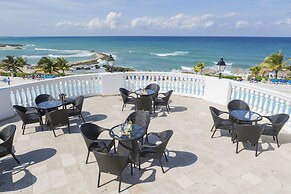 Grand Palladium Lady Hamilton Resort & Spa All Inclusive