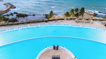 Grand Palladium Lady Hamilton Resort & Spa All Inclusive