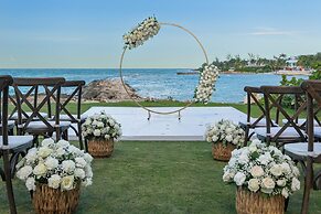 Grand Palladium Lady Hamilton Resort & Spa All Inclusive