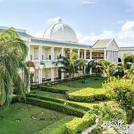 Grand Palladium Lady Hamilton Resort & Spa All Inclusive