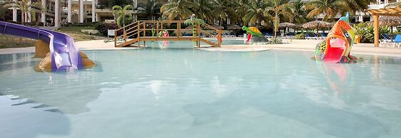 Grand Palladium Lady Hamilton Resort & Spa All Inclusive