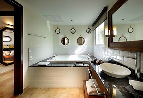 Grand Palladium Lady Hamilton Resort & Spa All Inclusive