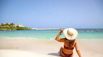 Grand Palladium Lady Hamilton Resort & Spa All Inclusive