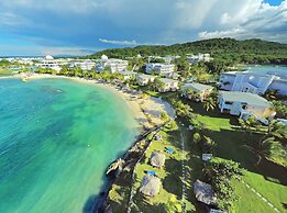 Grand Palladium Lady Hamilton Resort & Spa All Inclusive
