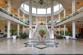 Grand Palladium Lady Hamilton Resort & Spa All Inclusive