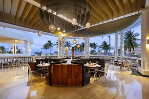 Grand Palladium Lady Hamilton Resort & Spa All Inclusive