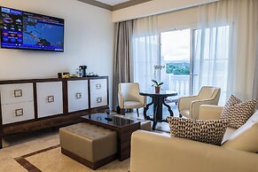 Grand Palladium Lady Hamilton Resort & Spa All Inclusive
