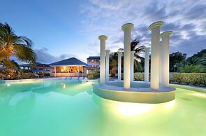 Grand Palladium Lady Hamilton Resort & Spa All Inclusive