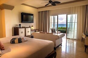 Grand Palladium Lady Hamilton Resort & Spa All Inclusive