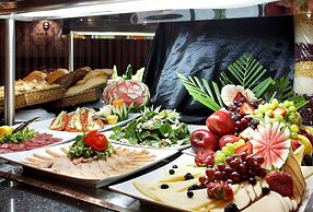 Grand Palladium Lady Hamilton Resort & Spa All Inclusive